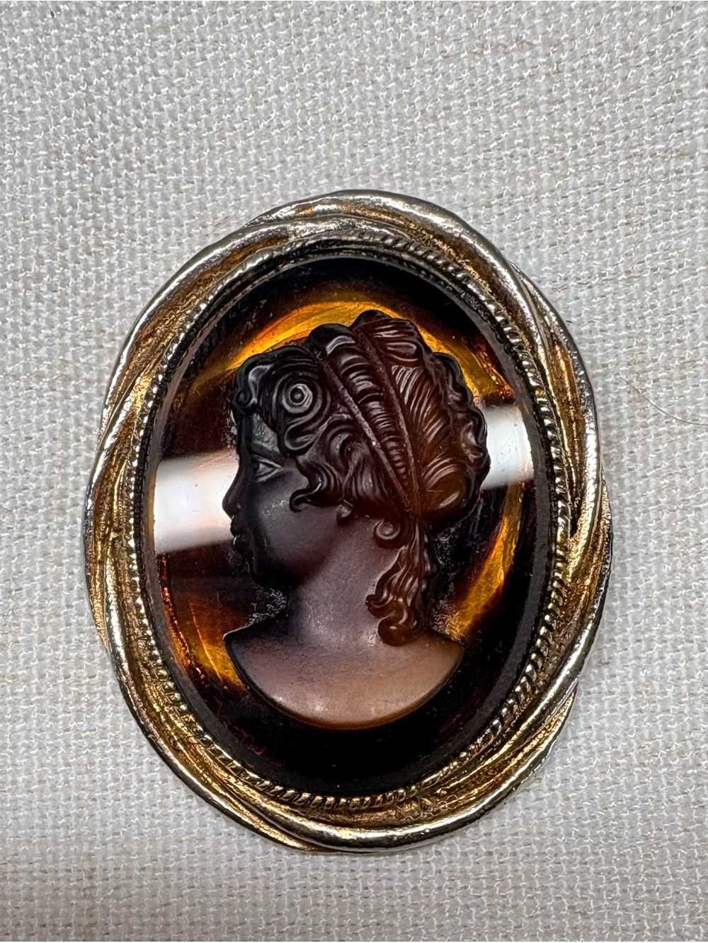 Vintage Amber Glass Cameo Brooch Gold Tone